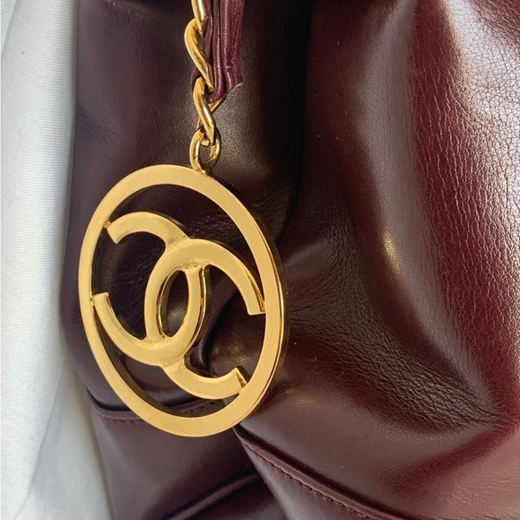 Elegant Burgundy Leather Handbag - Picture 8 of 8